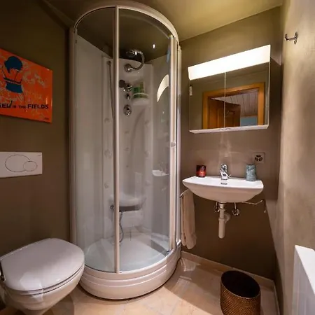 Cozy 3 Bedroom In Central