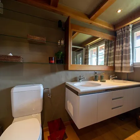 Cozy 3 Bedroom In Central