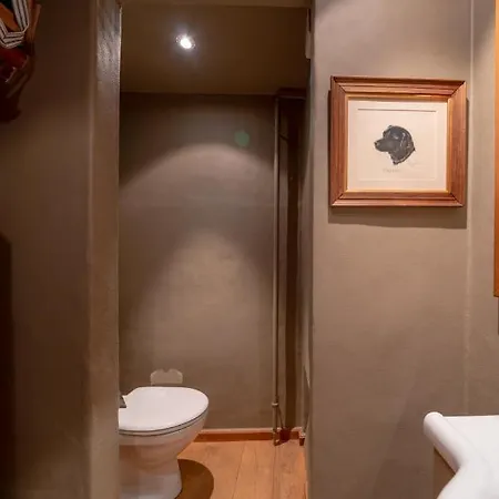 Cozy 3 Bedroom In Central アパート