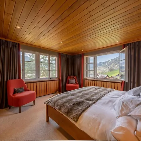 Cozy 3 Bedroom In Central *